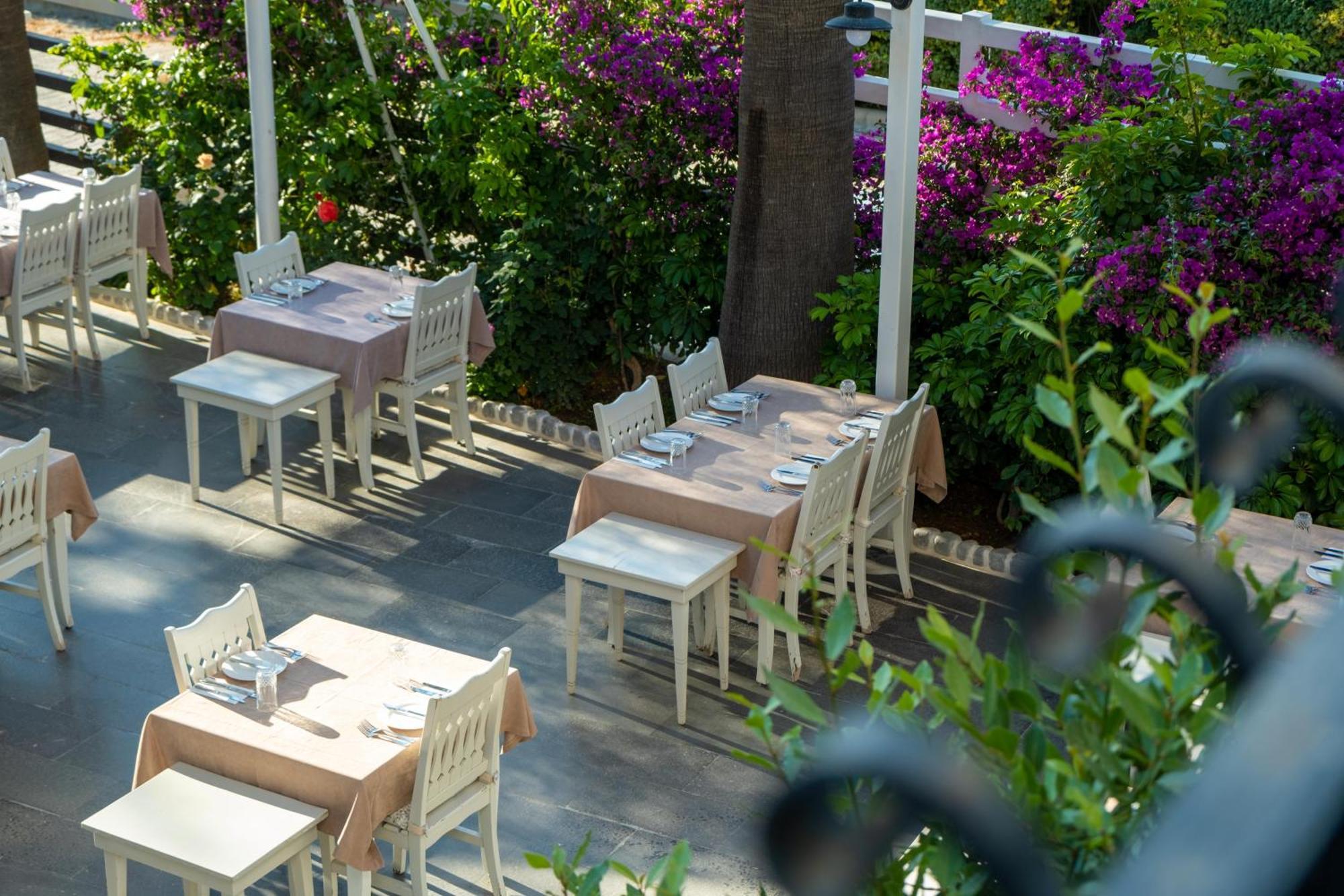 Sea Breeze Hotel And Apartments Oludeniz Exterior foto